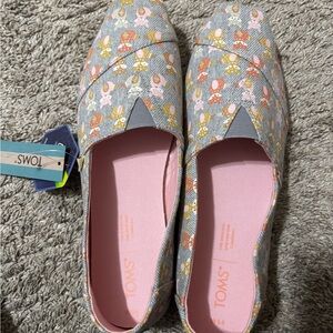 TOMS Women's Fox Canvas Flats - Gray and Pink